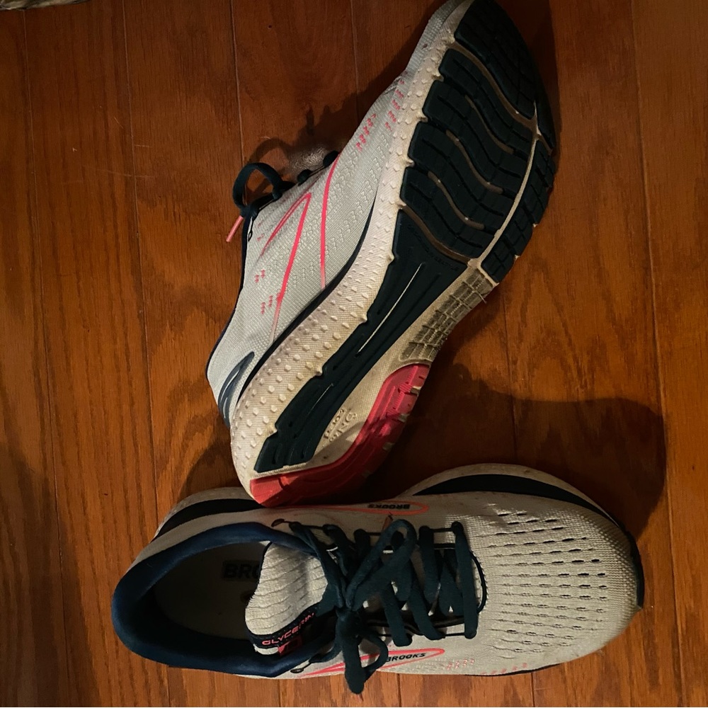 GUC Brooks Glycerin 19.  Size 8.5.